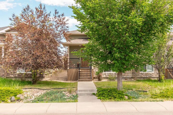Property Photo:  113 Mount Sundial Court W  AB T1J 1J1 