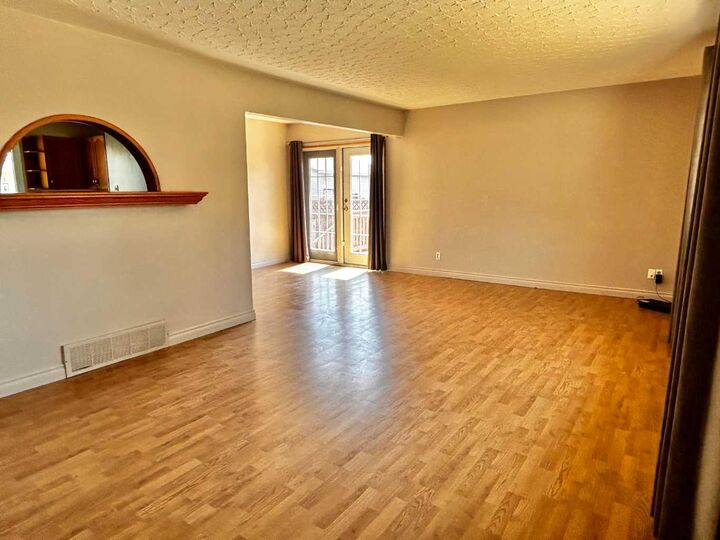 Property Photo: 4406 Fordham Crescent SE AB T2A 1Z9