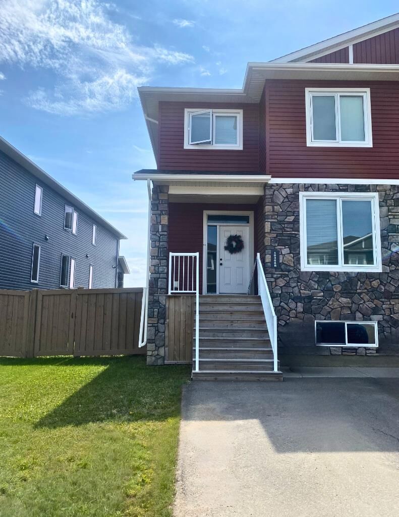 Property Photo:  10308 148 Avenue B  AB T8X 0S1 