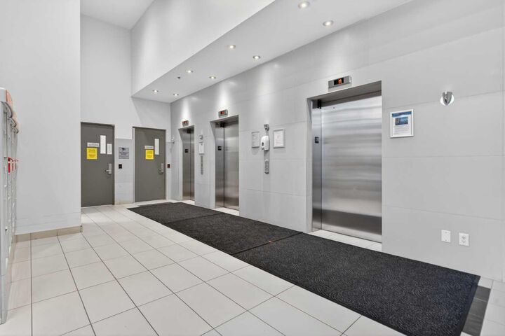 Property Photo: 211 13 Avenue SE 2007 AB T2G 1E1
