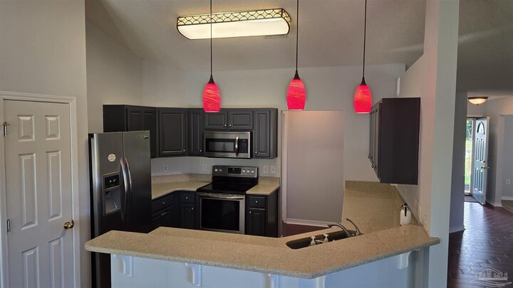 Property Photo: 10020 Parker Lake Cir FL 32566