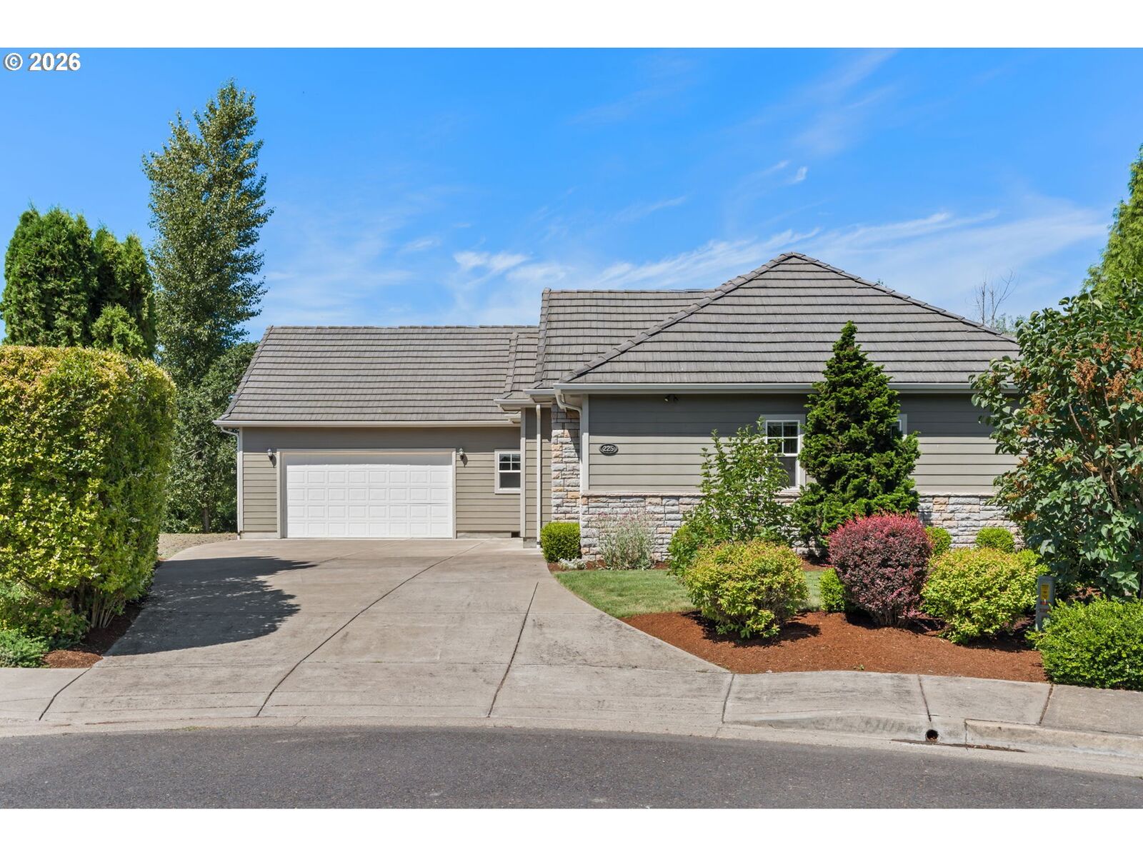 Property Photo:  225 Pebble Beach Dr  OR 97426 