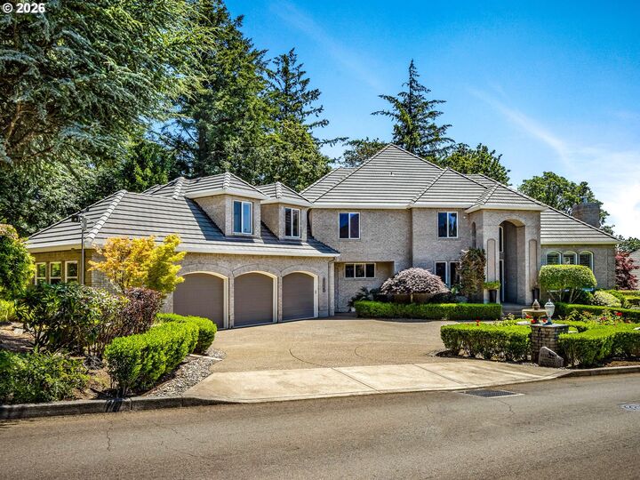 Property Photo:  9718 NW Skyview Dr  OR 97231 