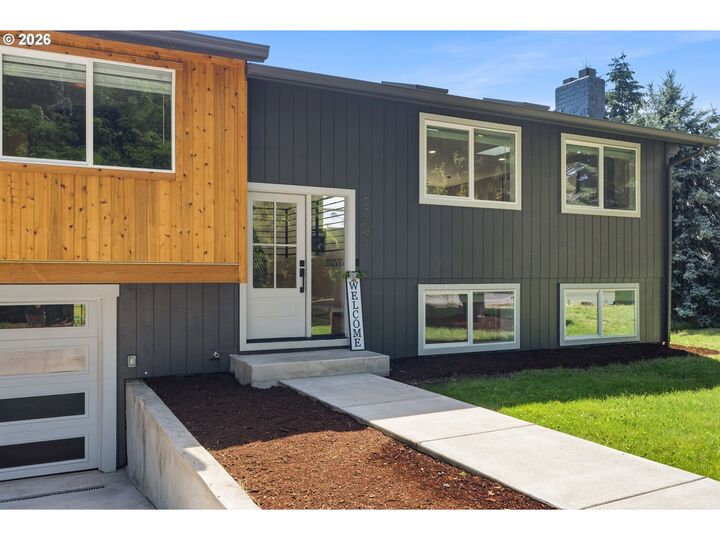 Property Photo: 22494 SE Ridgeview Dr OR 97089