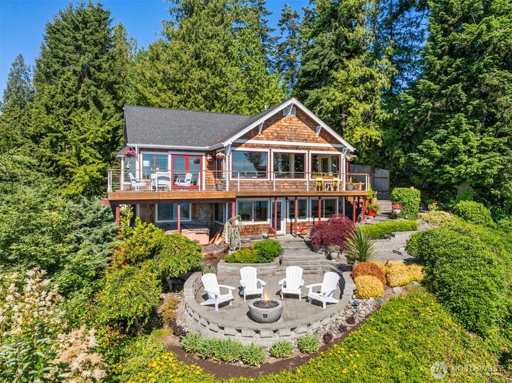 Property Photo: 19116 Angeline Avenue NE WA 98392