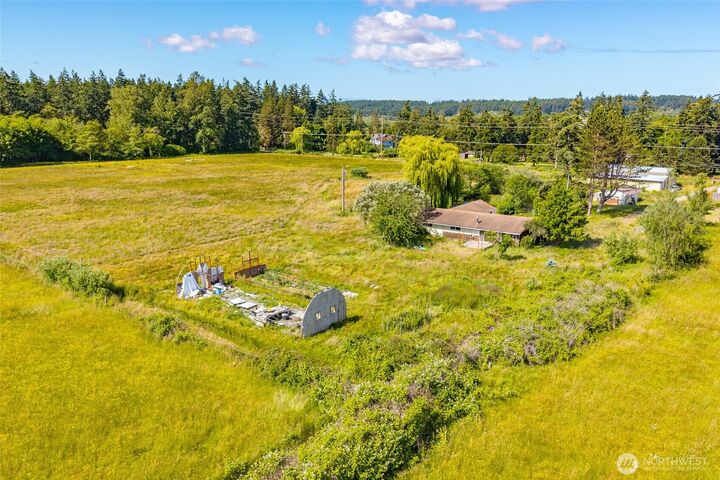 Property Photo: 2842 Hunt Road WA 98277