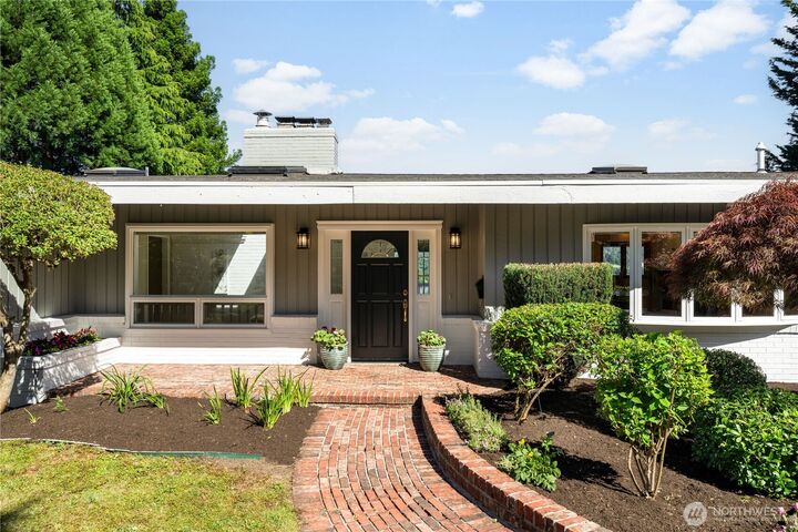 Property Photo: 4232 Shoreclub Drive WA 98040