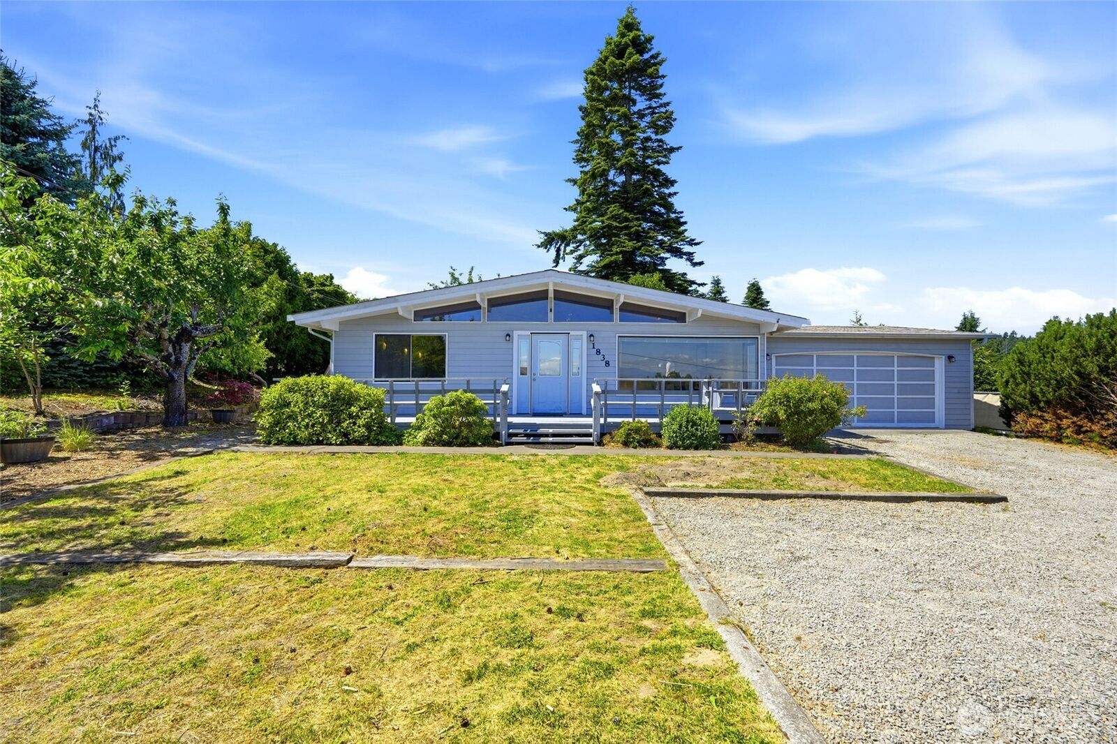 Property Photo: 1838 Edgewood Drive WA 98282
