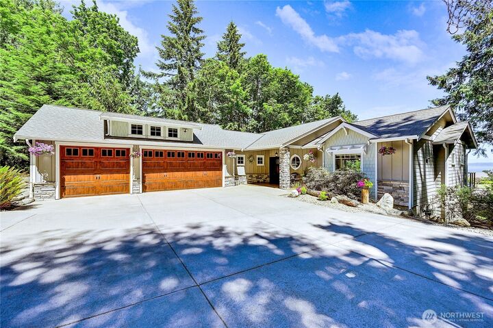 Property Photo: 1103 Puget Drive E WA 98366
