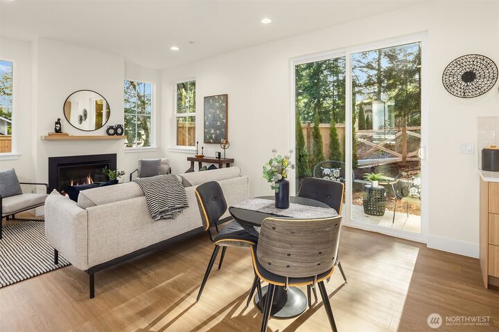 Property Photo:  11810 NE 103rd Place  WA 98033 
