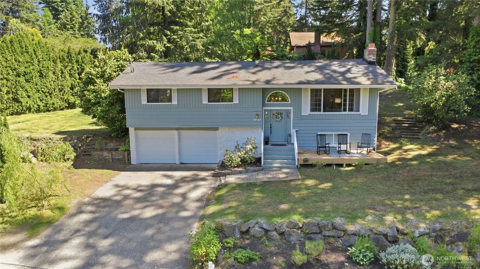 Property Photo:  18427  Homeview Drive  WA 98026 