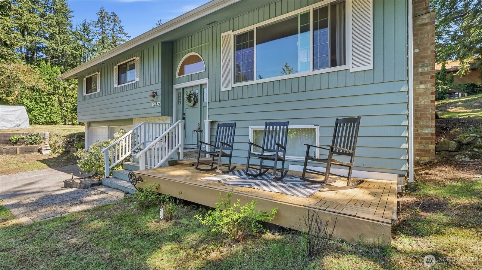 Property Photo:  18427  Homeview Drive  WA 98026 