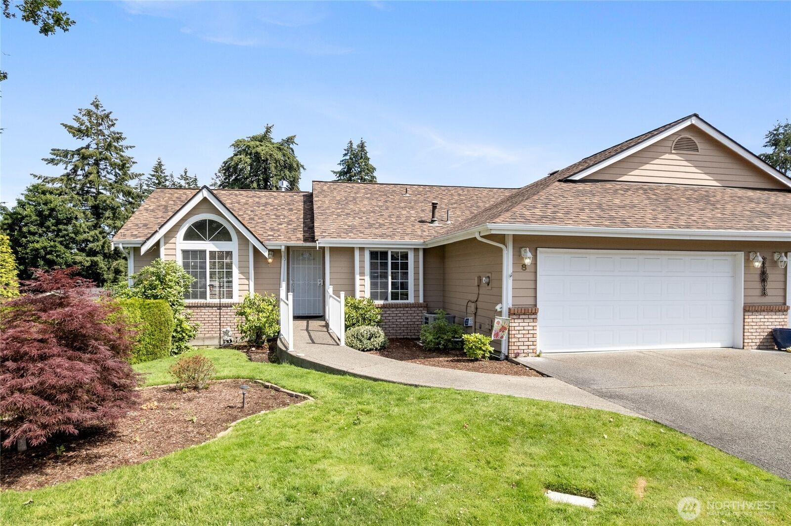 Property Photo:  8  Lakewood Oaks Drive SW  WA 98499 