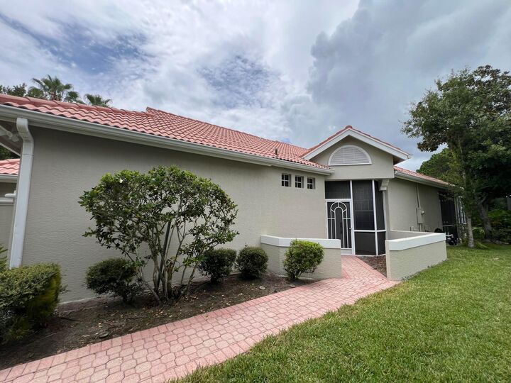 Property Photo: 557 SW New Castle Cove FL 34986
