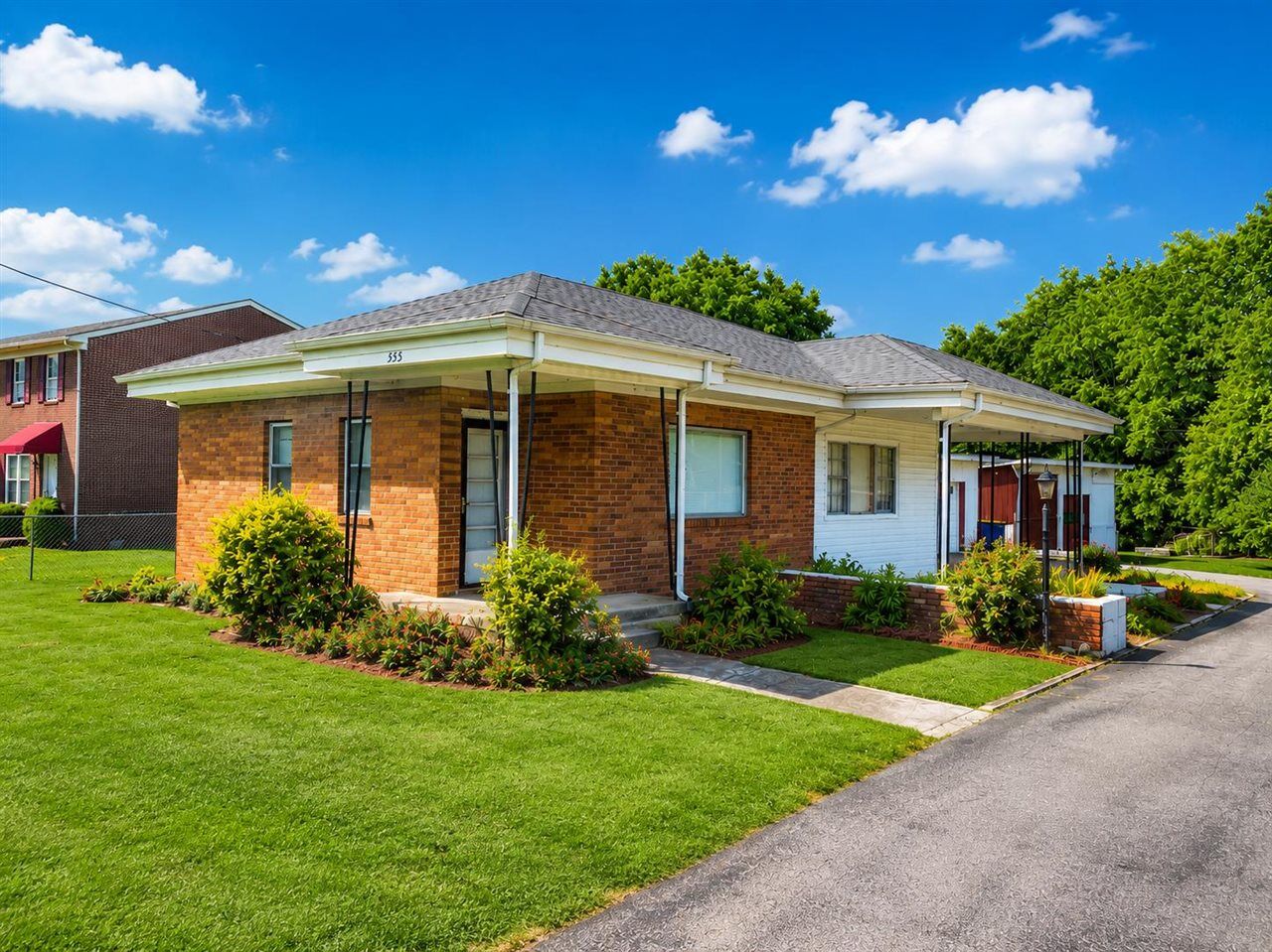 Property Photo:  555 Lost Woods Avenue B  KY 42101 