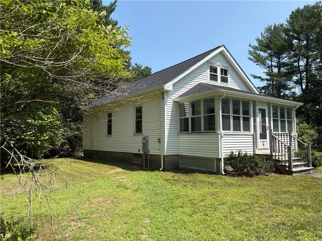 Property Photo:  52 Carpenter Street  MA 02771 