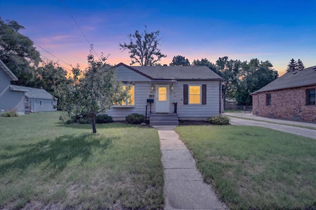 Property Photo: 1129 Johnson Street WI 53511