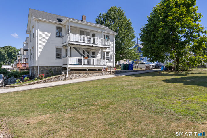 Property Photo:  115 Barnum Terrace  CT 06614 