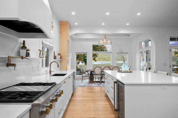 Property Photo:  819 S Liberty Dr  WA 99019 