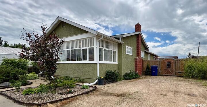 Property Photo: 276 2nd Avenue E SK S0K 4L0