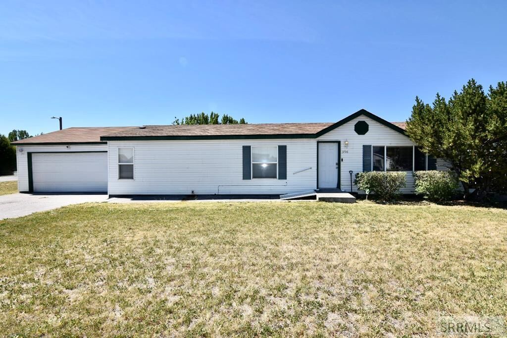 Property Photo:  3796 E Greenwillow Lane  ID 83406 