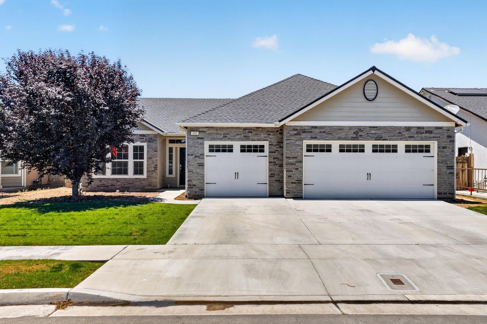Property Photo:  491 Nelder Grove  CA 93274 