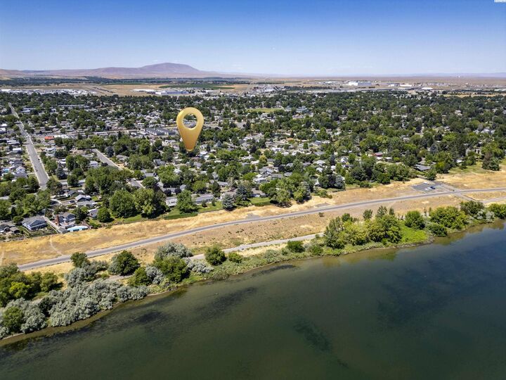 Property Photo:  80 Hodges Court  WA 99354 