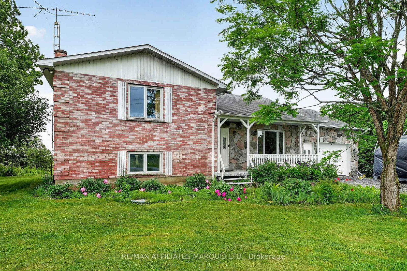 Property Photo: 20474 Concession 8 Road ON K0C 1L0