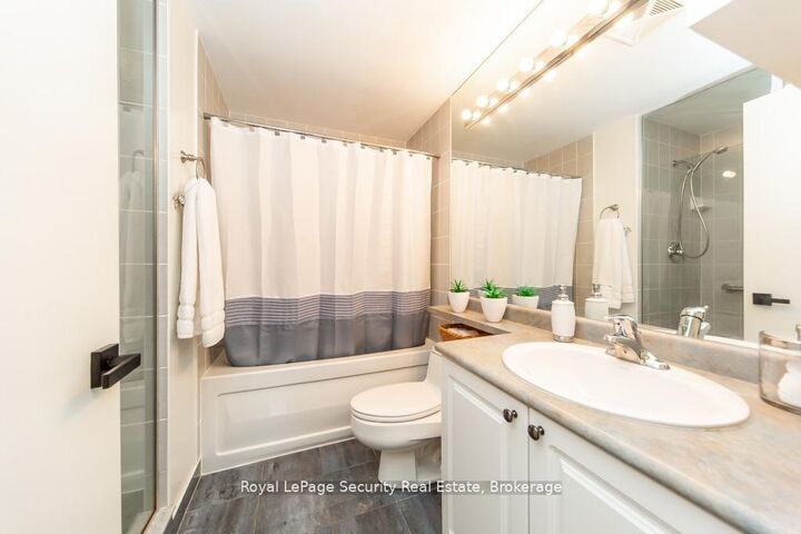 38 Fontenay Court 1402 — photo 1