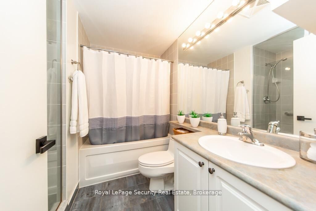 Property Photo: 38 Fontenay Court 1402 ON M9A 5H5