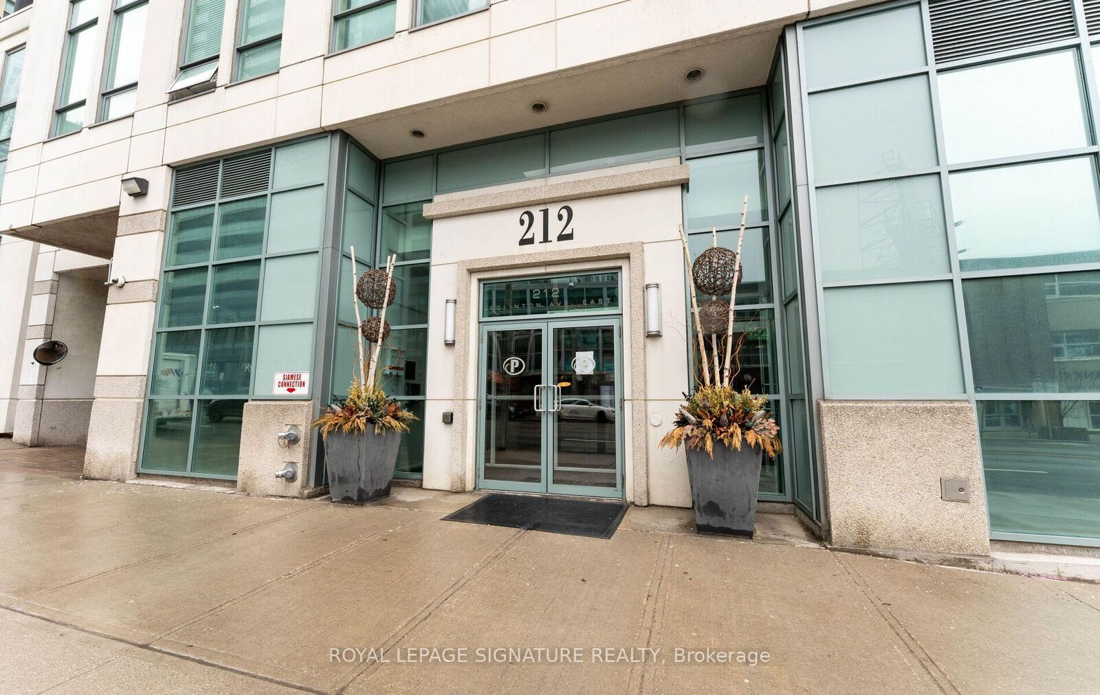 Property Photo: 212 Eglinton Avenue E 1411 ON M4P 0A3