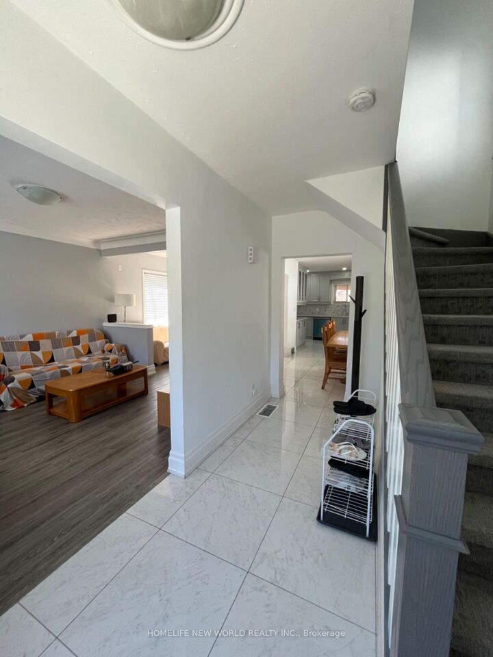 Property Photo: 5021 Saint Clair Avenue ON L2E 3T8