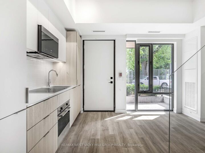 Property Photo: 28 Eastern Avenue Th105 #6 ON M5A 0Y2