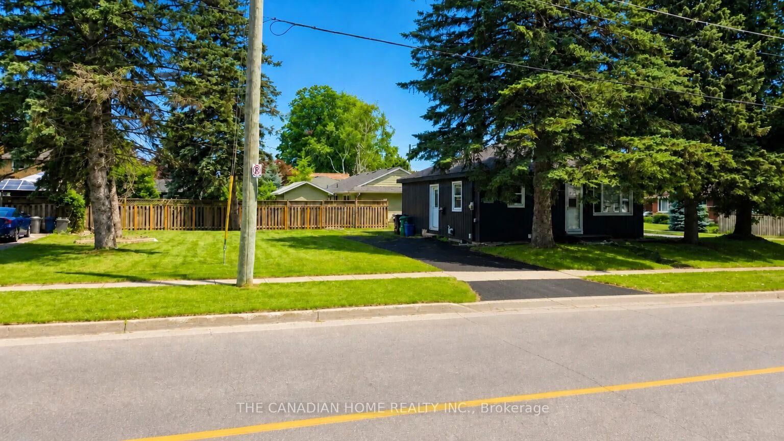 Property Photo:  142 Winston Boulevard  ON N3C 1L9 