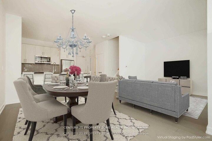 Property Photo: 4055 Parkside Village Drive Th-17 ON L5B 0K8