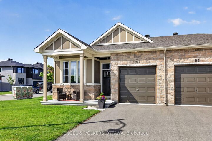 Property Photo:  190 Rathwell Street  ON K7C 0H9 