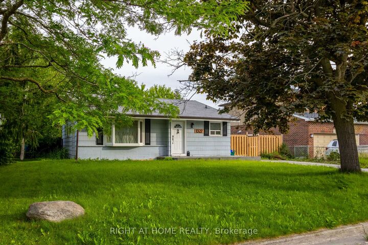 Property Photo: 1327 Commerce Street ON L1W 1E1