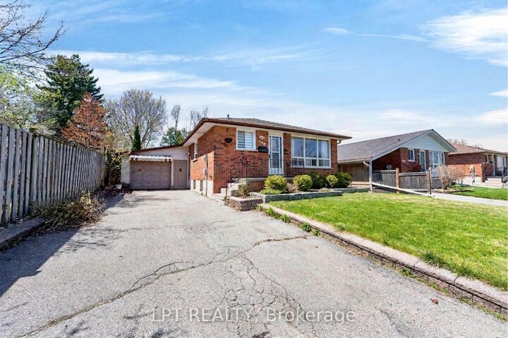 Property Photo: 340 Fairlawn Street ON L1J 4R3