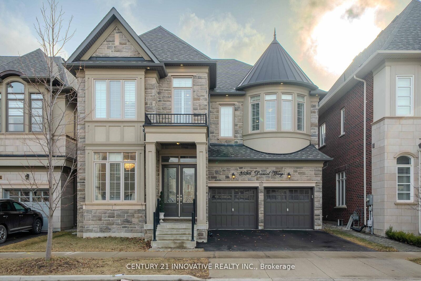 Photo de la propriété: 3096 Daniel Way ON L6H 0V1