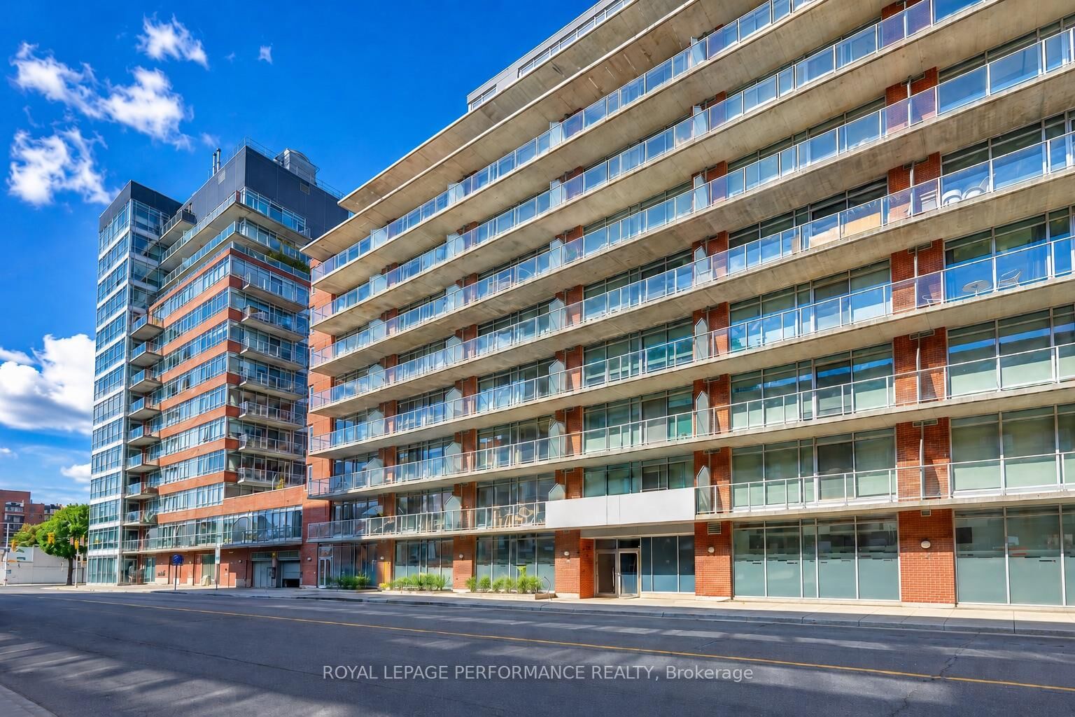 Property Photo: 383 Cumberland Street N 706 ON K1N 1J7