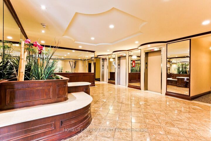 Property Photo: 10 Muirhead Road 2303 ON M2J 4P9