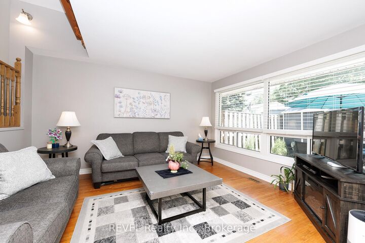 5 Woodlawn Court 104 — photo 1