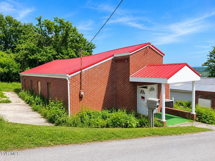 Property Photo: 1933/1910 Lowell Drive TN 37660