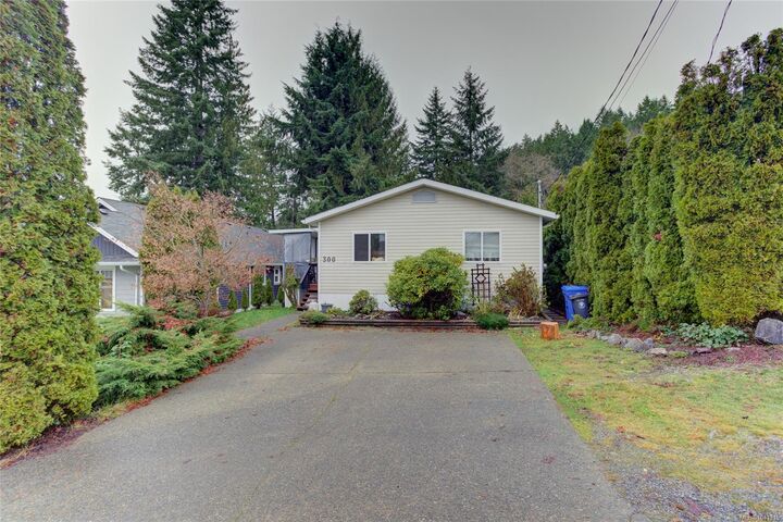 300 Lake Park Rd — photo 1
