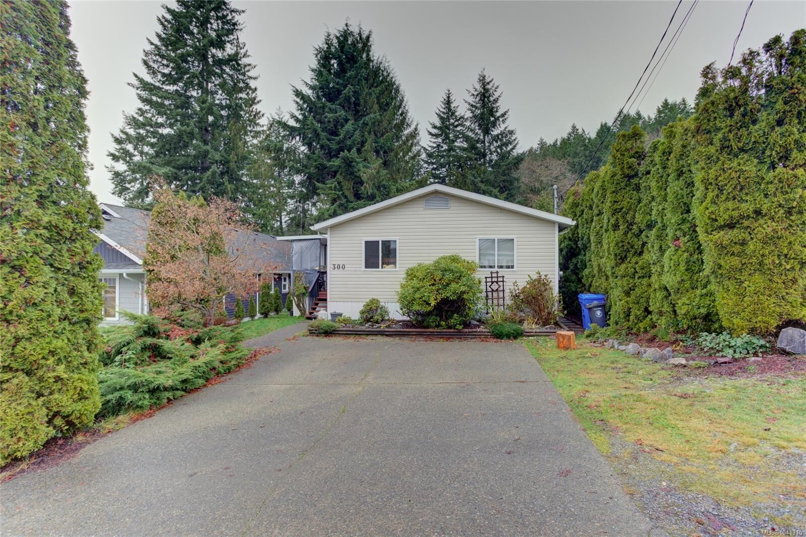 Property Photo: 300 Lake Park Rd BC V0R 2G0