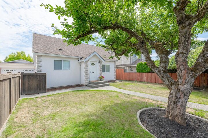 Property Photo: 5335 Ian Ave BC V9Y 6V9