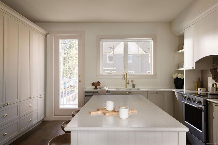 Property Photo: 3521 Greystone Close BC V9C 3X2