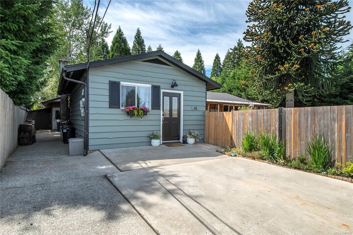 Property Photo:  920 Watson Cres  BC V9W 5N4 