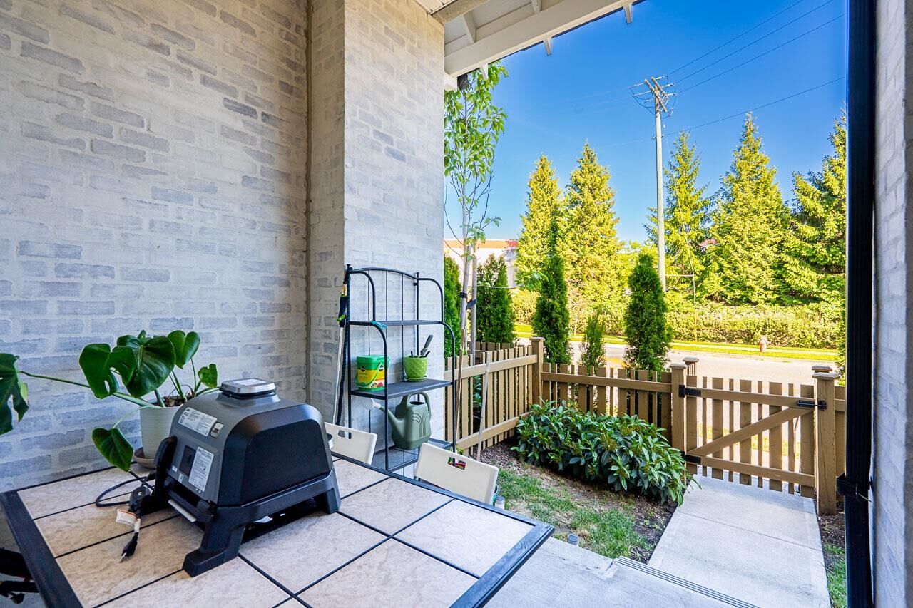 Property Photo:  3315 148 Street 104  BC V4P 0H5 