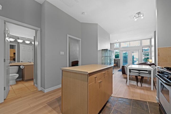 Property Photo: 2102 W 38th Avenue 102 BC V6M 1R9